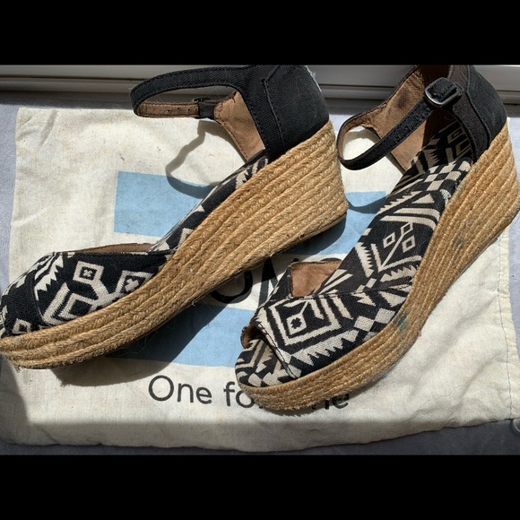 Toms Tribal Espadrille Wedges - Picture 10 of 10